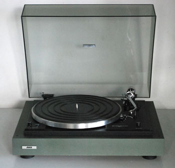 Click for more pictures! Denon SP1 Belt Drive Turntable