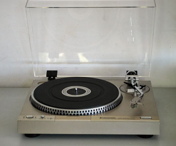 Click for more pictures! Kenwood KD-3100 Direct Drive Turntable