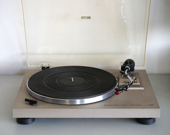 Click for more pictures! Pioneer PL-512 Belt Drive Turntable