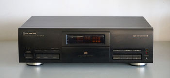Click for more pictures! Pioneer PD-S904 Audiophile CD Player