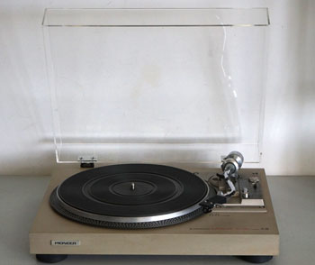 Click for more pictures! Pioneer PL-516 Belt Drive Turntable