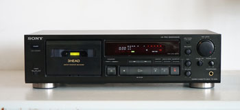 Click for more pictures! Sony TC-K590 Professional Cassette Deck