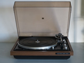 Click for more pictures! Dual 704 Direct Drive Audiophile Turntable