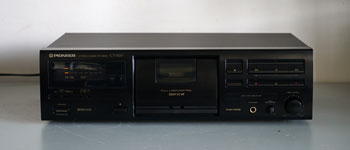 Click for more pictures! Pioneer CT-S220 Cassette Deck