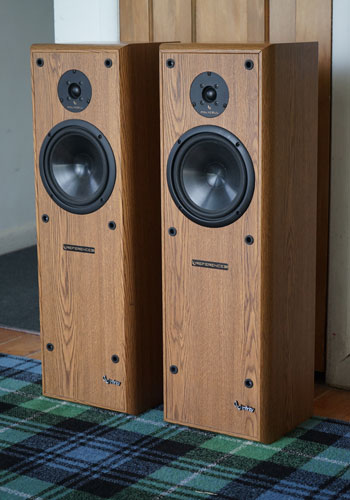 Infinity Reference 30 Floorstanding Speakers