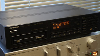 Click for more pictures! Pioneer PD-M610 CD Player