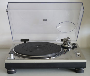 Click for more pictures! Technics SL-1200 MK2 Professional Turntable