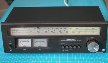 Sharp ST-1122 Analogue 3 Band Tuner