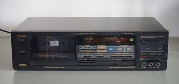 Click for more pictures! TEAC V-550X Cassette Deck