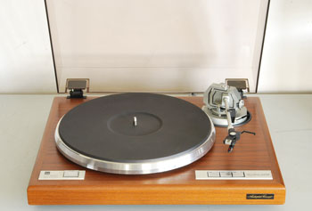 Click for more pictures! Dual CS-5000 3 Speed Turntable