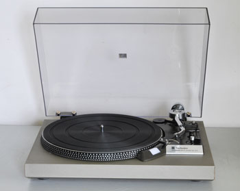 Click for more pictures! Technics SL-23 Belt Drive Turntable
