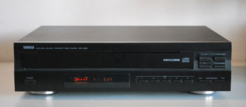 Click for more pictures! Yamaha CDC-565 5 Disc Player