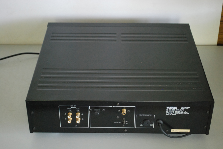 Yamaha CDX-1110 Audiophile CD Player picture 2