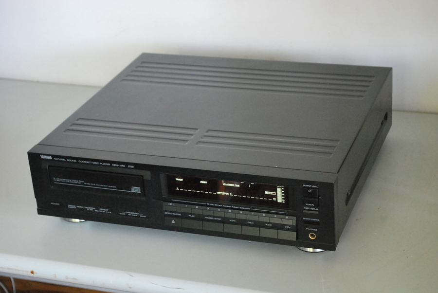 Yamaha CDX-1110 Audiophile CD Player picture 3