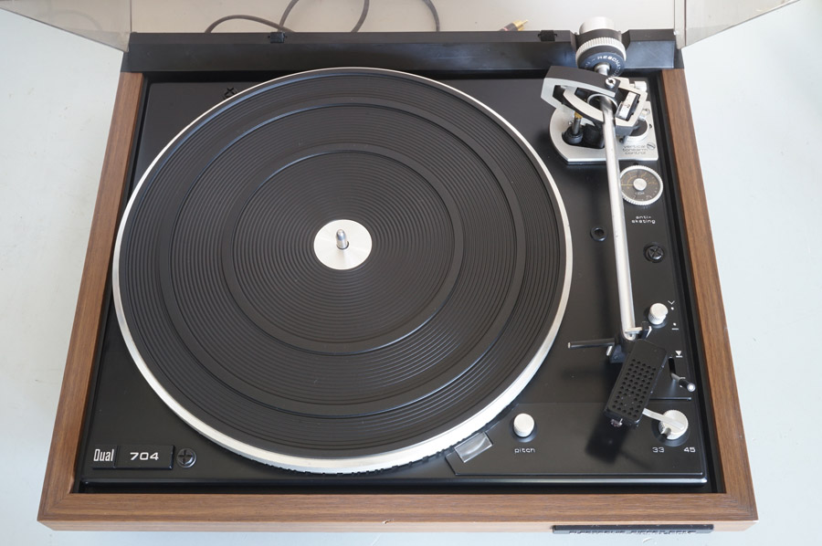Dual 704 Direct Drive Audiophile Turntable picture 2