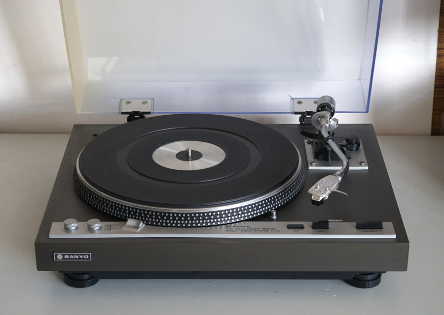 Sanyo TP-929 Direct Drive Turntable picture 1