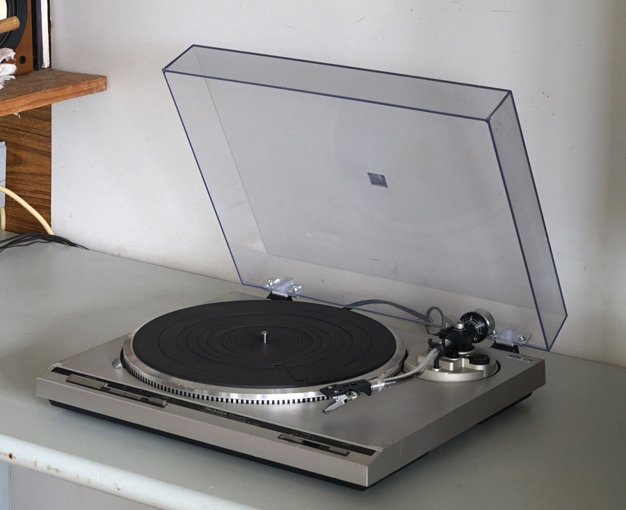 Technics SL-Q303 Direct Drive Turntable picture 3