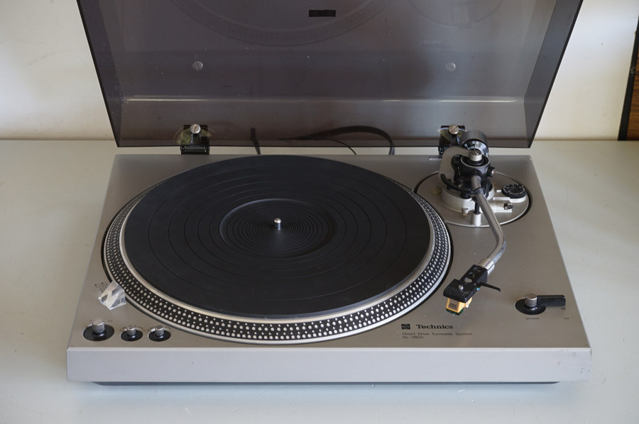 Technics SL-1800 Direct Drive Turntable picture 1