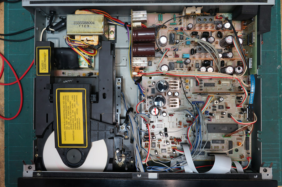 Denon DCD-1700 Audiophile CD Player picture 4