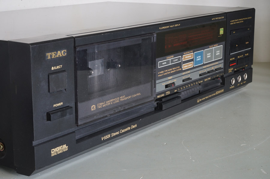 TEAC V-550X Cassette Deck picture 3