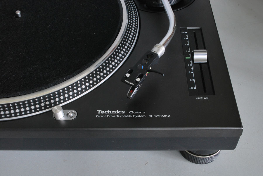 Technics SL-1210 MK2 Professional Turntable picture 3