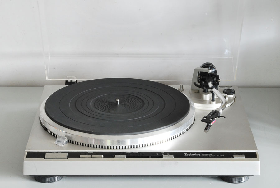 Technics SL-Q3 Direct Drive Turntable picture 1