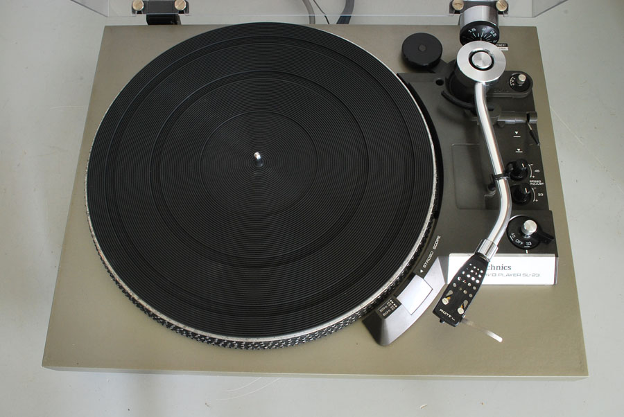 Technics SL-23 Belt Drive Turntable picture 2