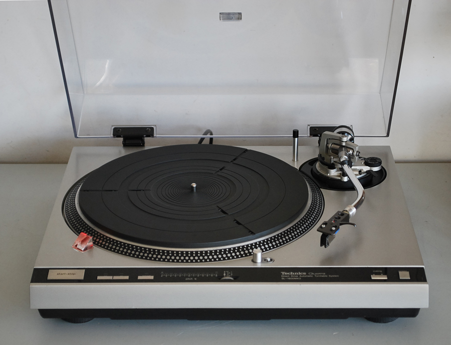 Technics SL-1600 Mk2 Professional Turntable picture 1