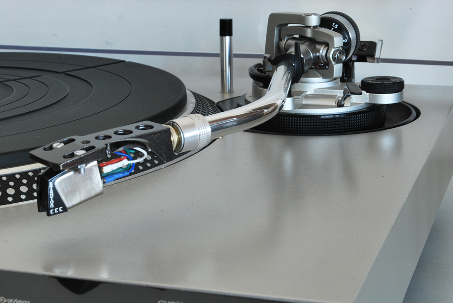Technics SL-1600 Mk2 Professional Turntable picture 3