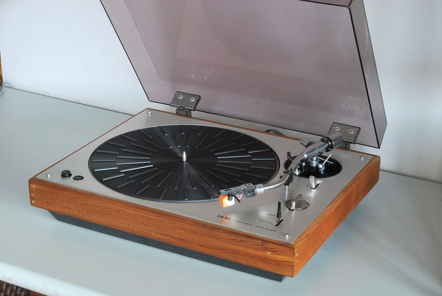 Akai AP-005 Belt Drive Turntable picture 1